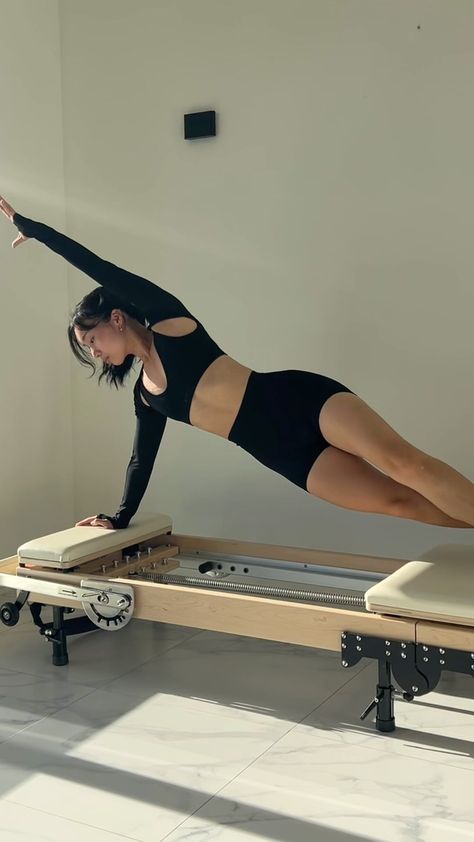 Red Pilates Aesthetic, Pilates Inspo Aesthetic, Pilates Girl Aesthetic, Single Leg Press, Pilates Girl, 12 Minute Workout, Pilates Body, Pilates Mat, Pilates Princess