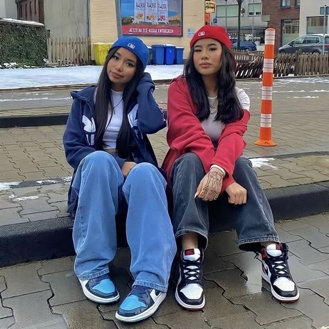 Foto Best Friend, Bff Matching Outfits, Bestie Outfits, Bff Matching, Matching Fits, Matching Outfits Best Friend, Bestie Pics, Best Friend Outfits, Bff Photoshoot Poses