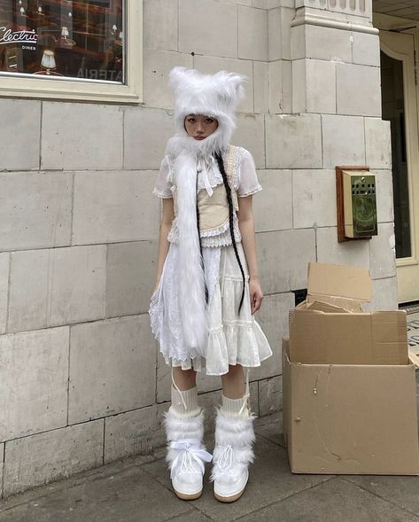 dxztiny on ig Yabi Fashion, Decora Fashion Outfits, All White Fit, Models To Draw, I Have No Words, Harajuku Outfits, All White Outfit, Dress Up Dolls, Futuristic Fashion