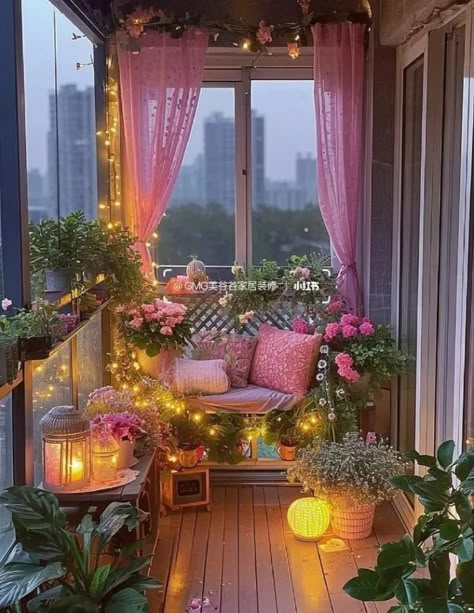 25+ Genius Apartment Balcony Decorating Ideas for a Cozy Retreat - HubPages Balkon Decor, Small Balcony Design, Pinterest Contest, Dream Apartment Decor, Future Apartment Decor, Small Balcony Decor, Apartment Balcony, Future Apartment, Apartment Balcony Decorating