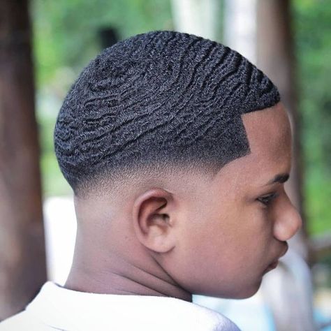 Men Waves Haircut, Drop Fade Haircut Black Men, Short Hair Styles For Men, Waves 360, Black Man Haircut Fade, 360 Waves Hair, Temp Fade Haircut, Hair Styles For Men, Trending Hairstyles For Men