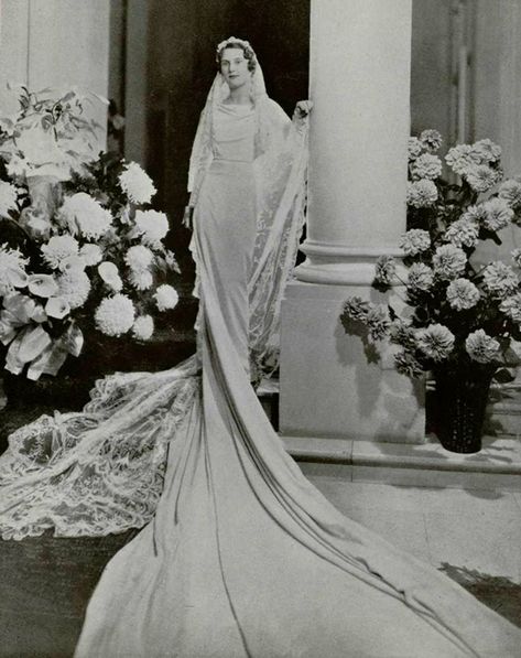 1930’s Wedding Dress, 1920 Wedding Dress, Glamorous Wedding Dresses, 1920 Wedding, 1930s Wedding Dress, Antique Wedding Dresses, 1920s Wedding Dress, 1930s Wedding, 1920s Wedding