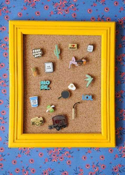 How To Display Pins, Pins Photography, Pin Collection Displays, Disney Pin Display, Crafts Photography, Pins Badge Display, Cuadros Diy, Enamel Pin Display, Pin Display