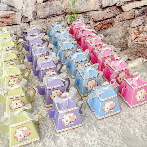 Tea Party Tablescape, Diy Party Favor Boxes, Tea Time Party, Jordan Almonds, Bridal Shower Tea Party, Baby Candy, Tea Party Favors, Party Tablescapes, Tea Party Bridal