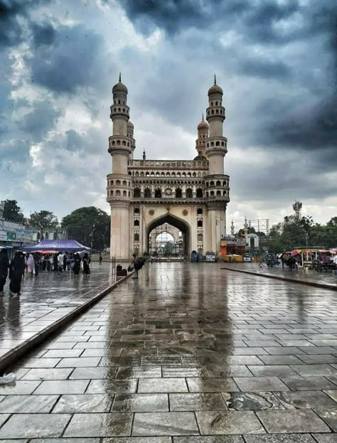 Char Minar, Hyderabadi Cuisine, Monument In India, Best Scenery, Perspective Drawing Architecture, Iphone Wallpaper Stills, Perspective Photography, Scenery Photos, New Background Images