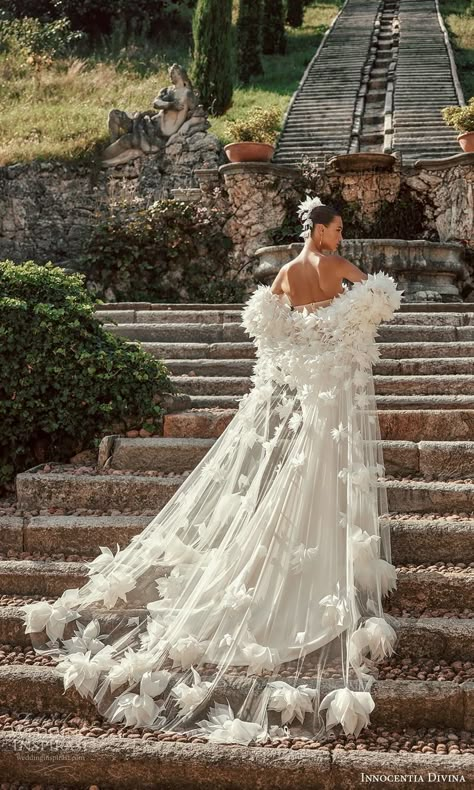 Convertible Wedding Dress, Convertible Wedding Dresses, Wedding Platform, Wedding Dress Ideas, Cape Wedding Dress, Iconic Weddings, Trendy Wedding Dresses, Top Wedding Dresses, Dream Wedding Ideas Dresses