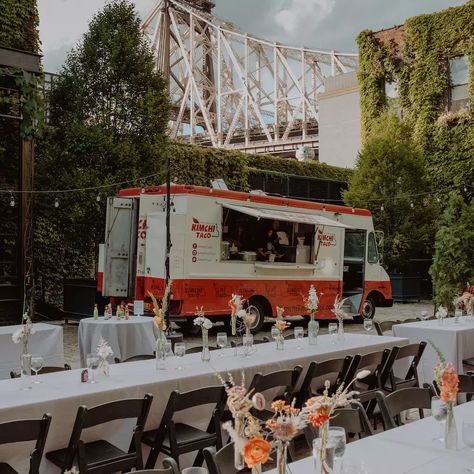 Food Truck Reception, Backyard Wedding Food, Food Truck Party, Fall Engagement Parties, Food Truck Wedding, Food Truck Catering, Reception Food, Wedding After Party, Wedding Reception Food