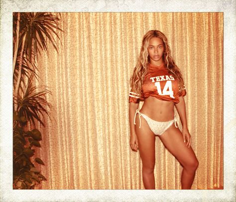 Beyoncé struck a pose while also repping the University of Texas Longhorns in July 2013. Beyonce 2013, King B, Celebrity Bodies, Jeezy, Beyoncé Giselle Knowles-carter, Beyoncé Giselle Knowles, Beyonce Queen, Mrs Carter, Queen Bey