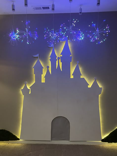 Disney Theme Stage Decoration, Cardboard Disney Castle Diy, Disney Castle Theme Party, Disney Castle Mural, Cinderella Castle Backdrop, Magic Kingdom Decorations, Disney Event Decorations, Disney School Party, Disney Themed Float Ideas