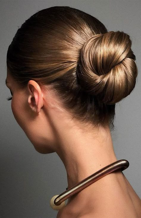 sleek updo, updo hairstyles 2022, knot bun Chignon Bun Wedding, Slicked Back Bridal Bun, Wedding Sleek Updo, Wedding Bun Sleek, Classic Bridal Hair With Veil, Trendy Updos 2023, Timeless Bride Hair, Bride Sleek Bun, Wedding Sleek Bun