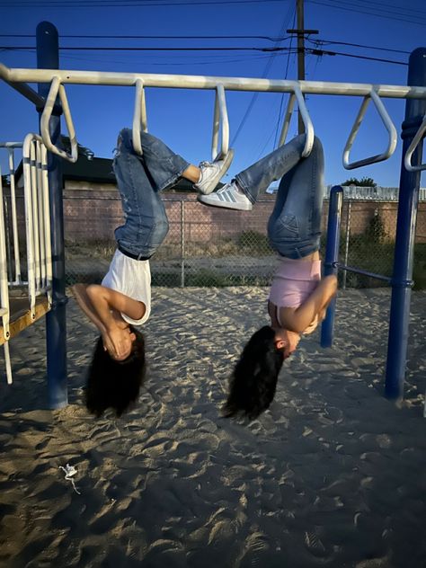 Cute Photos Ideas With Bestie, Photo To Do With Friends, Photo Ideas With Bestie Outside, Best Friend Pics To Recreate, Recreating Photos Ideas, Playground Pics With Friends, Photo Recreation Ideas, Photos To Recreate This Summer, Pictures To Take With Your Friends