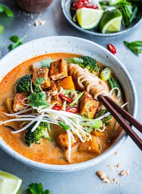 Laksa Recipe, Warm Soup Recipes, Asian Soup Recipes, Canned Soup, Asian Soup, Feel Good Food, Crispy Tofu, Vegetable Salad, Curries