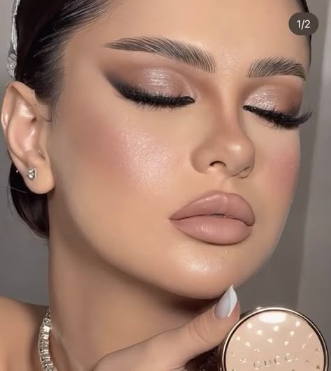 Dama Makeup Looks, Champagne Dress Makeup Look, Makeup For Wedding Guest, Bride Eye Makeup, Makeup Ideas For Wedding, Glam Bride Makeup, Makeup Influencer, Classy Makeup, Expensive Makeup