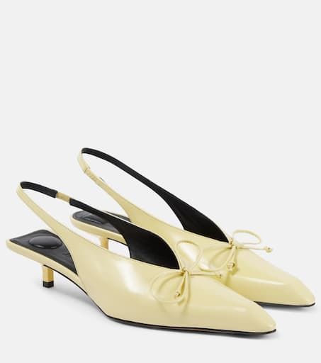 Les Slingbacks Cubisto Basses slingback pumps in yellow - Jacquemus | Mytheresa Jacquemus Shoes, Chanel Winter, Shoes List, Spring Sunglasses, Boutique Resort, Mid Heels Pumps, Designer Pumps, Closed Toe Shoes, Sheepskin Boots