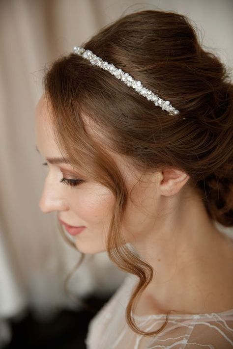 Boho Wedding Hair Piece, Wedding Headband For Bride, Pearl Bridal Headband. Boho Wedding Hair Pieces, Bride Head Piece, Headband For Bride, Updo With Headband, Winter Bridal Jewelry, Bridesmaid Headpiece, Headpiece Hairstyles, Short Hair Bride, Floral Headpiece Wedding