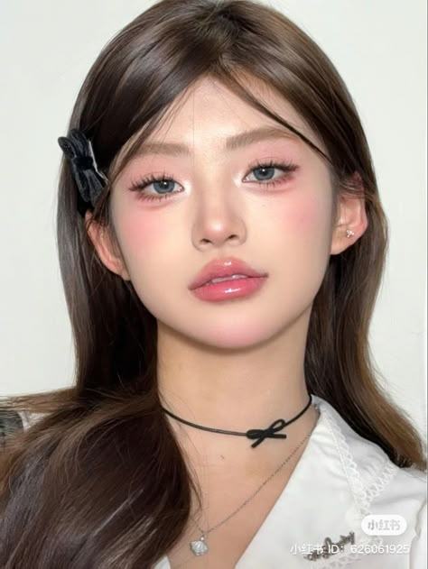 Graduation Look Makeup, Makeup Layout, Douyin Fashion, Round Face Makeup, Asian Makeup Looks, Soft Makeup Looks, Ethereal Makeup, Asian Eye Makeup, Cute Makeup Looks