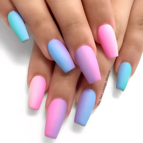 Cotton candy ombré pastel nail art design Ombre Nail Designs Summer, Cotton Candy Nails, Pastel Nail Art, Candy Nails, Unghie Sfumate, Tapered Square Nails, Nails Ombre, Lavender Nails, Blue Acrylic Nails