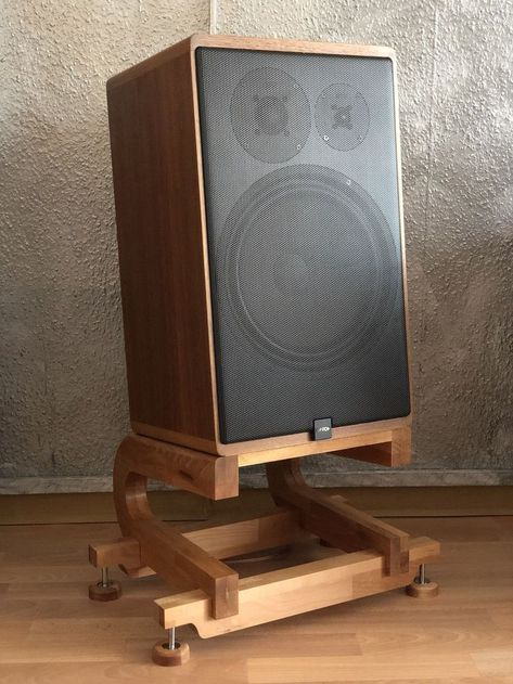 Speaker Stands Diy, Hifi Furniture, Wood Speakers, Wooden Speakers, Subwoofer Box Design, Speaker Projects, Vintage Speakers, Speaker Box Design, Audio Room