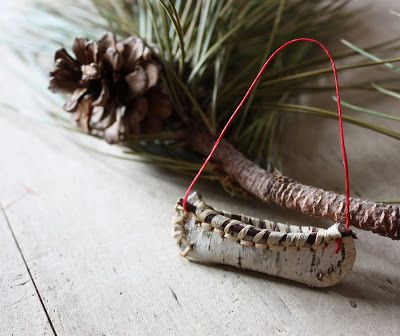 lil fish studios: Tiny Birch Bark Canoe Tutorial, great as a little Christmas ornament Betula Papyrifera, Birch Crafts, Native American Christmas, Bark Crafts, Brainerd Minnesota, Birch Bark Crafts, Birch Craft, Making Gift Tags, Small Binder