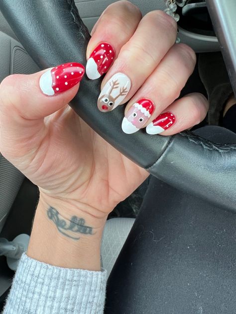 Santa, Rudolph, Snowflakes and Red! What more could you want?! Frosted Rudolph Nails, Santa And Rudolph Nails, Rudolph The Red Nosed Reindeer Nails, Christmas Nails Rudolph, Rudolph Nails, Santa Nail Art, Accent Nail Art, Santa Nails, December Nails