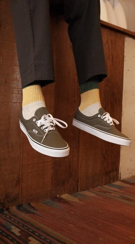 Vans Era Outfit Men, Vans Era Outfit, Stitched Canvas, Vans Aesthetic, Sporty Outfits Men, Vans Authentic Black, Mollusk Surf, Vans Original, Authentic Vans