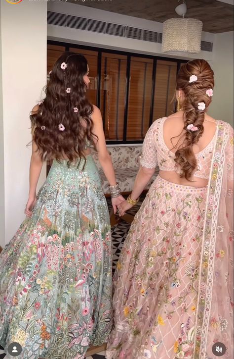 Lehenga For Bride's Sister Indian, Alana Pandey, Bridal Mehendi Designs Wedding, Bridal Hairstyle Indian Wedding, Brides Sister, Bridesmaid Photoshoot, Lehenga Pattern, Simple Lehenga, Indian Bride Outfits