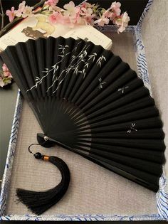 Hand Fan Reference, How To Make A Japanese Fan, Hand Fan Aesthetic, Chinese Fan Design, Hand Fan Design, Pretty Fans, Chinese Hand Fan, Japanese Hand Fan, Handmade Fan