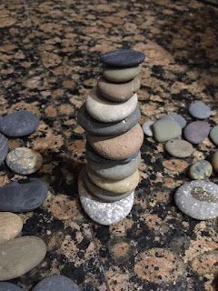 How To Make A Rock Cairn, Rock Towers Stacked Stones Diy, Rock Sculpture Diy How To Make, River Rock Projects, Stone Cairns Diy, Rock Cairns Diy Garden Sculptures, River Rock Art Diy Projects, Rock Bowl Diy, Rock Sculptures Garden Stone Art