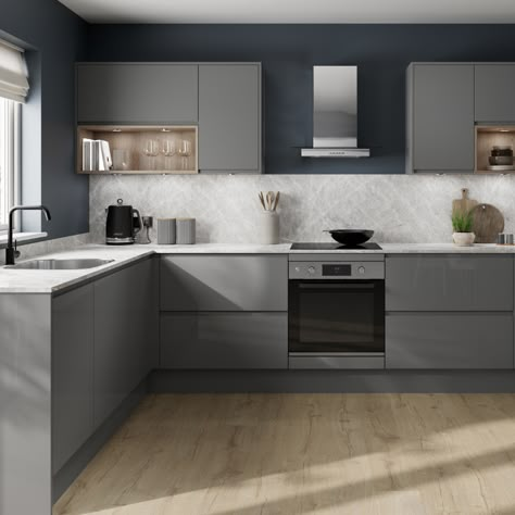 Grey Gloss Kitchen, Black And Grey Kitchen, Dark Grey Kitchen Cabinets, Glossy Kitchen, Modern Grey Kitchen, Light Grey Kitchens, Grey Kitchen Designs, Dark Grey Kitchen, Handleless Kitchen