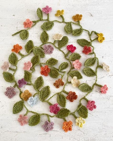 Crochet Garland Curtain, Crochet Fairy Lights Flower, Crochet Vines Garland, Crochet Garland Aesthetic, Crochet Inspo Decor, Crochet Floral Garland, Crochet Wall Vines, The Floral Hook, Crochet Flower Decoration