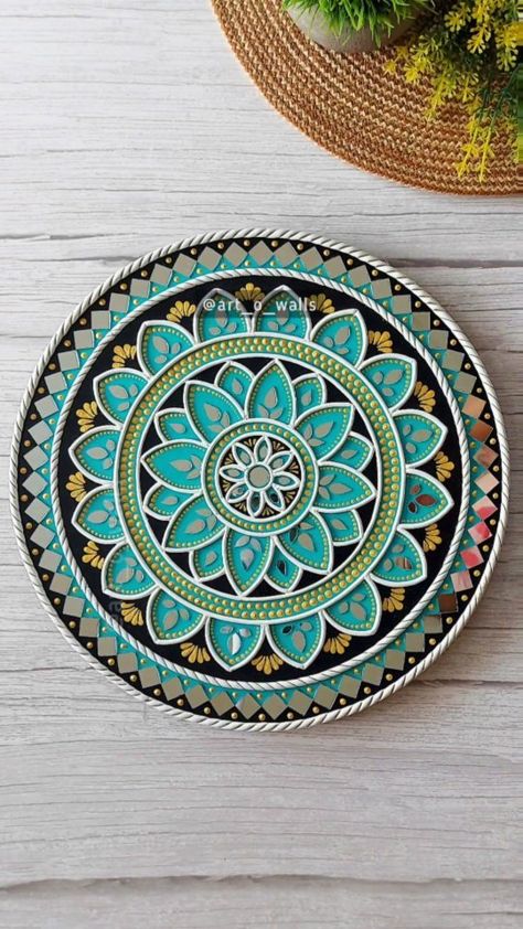 art_o_walls on Instagram: The Turquoise love😍 Wish to create this with us? Lippan art- Complete material kits available now.. with /without tutorials Pre marked Diy… Lippan Art Simple, Lippan Art Without Mirror, Lippan Art Tutorial, Mirror Crafts Diy Decorating Ideas, Simple Lippan Art, Mouldit Clay, Clay Mirror, Mirror Canvas Art, Painted Mirror Art