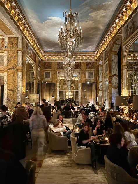 Parisian Bar, Luxurious Gym, Ritz Hotel Paris, George V Paris, Shangri La Paris, Paris Bars, Ritz Hotel, Vaux Le Vicomte, Ritz Paris