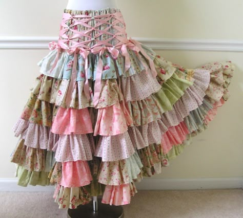 so cute,,reminds me of mary who had a little lamb :) Pink Ruffle Skirt, Belly Dance Skirt, Pirate Costumes, Medieval Gown, Skirt Diy, Moda Hippie, Estilo Hippy, Corset Skirt, Skirt Wrap