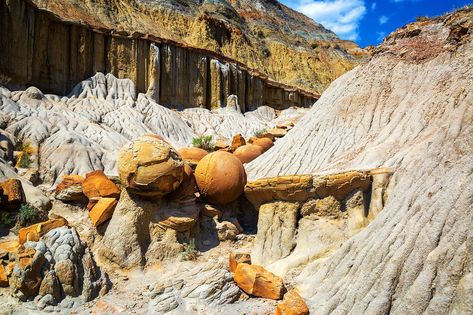 Theodore Roosevelt National Park Guide: America's Most Overlooked Park - Thrillist North Dakota Travel, Roosevelt National Park, Grassy Meadow, Theodore Roosevelt National Park, Petrified Forest, Missouri River, Theodore Roosevelt, Travel South, Scenic Routes