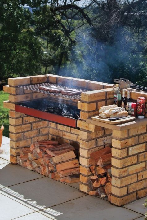 Outdoor Grill Diy, Diy Built In, Kleiner Pool Design, Outdoor Grill Area, Outdoor Barbeque, Diy Patio Decor, Outdoor Kitchen Plans, Boho Patio, Brick Kitchen