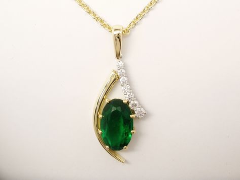 Emerald Pendant Design, Gemstone Pendant Design, Emerald Gemstone Pendant Diamond Necklace, Stone Pendant Design, Dazzling Emerald Pendant Jewelry, Jewellery Design Gold, Emerald Pendant Set, Emerald Necklace With Diamond Oval Pendant, Fine Jewelry, Elegant Emerald Pendant Gemstones