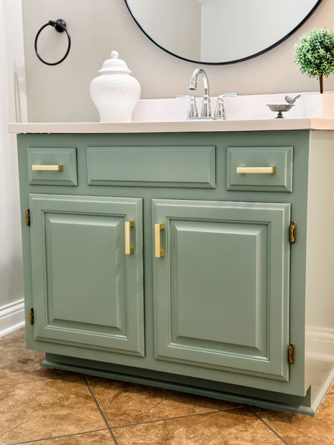 how to makeover a bathroom vanity from 1999 Bathroom Update Diy, Painting A Sink, Green Bathroom Vanity, Bath Diy, Old Vanity, Makeover Bathroom, Budget Furniture, Vanity Makeover, Bathroom Vanity Makeover