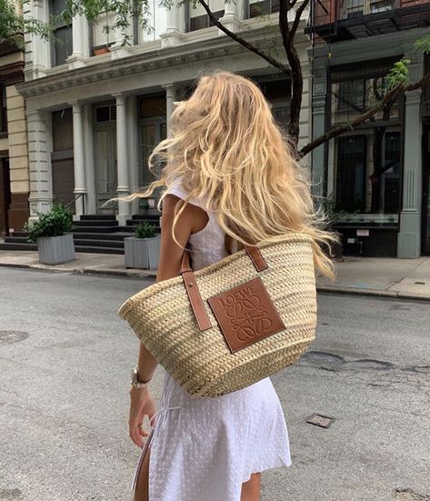 Round straw bag