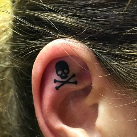 18 Tiny Tattoos That Are Prettier Than Any Piercing Tiny Skull Tattoos, Simbols Tattoo, Inner Ear Tattoo, Small Skull Tattoo, Grey Ink Tattoos, Inside Ear, Pirate Tattoo, Hidden Tattoos, Bone Tattoos