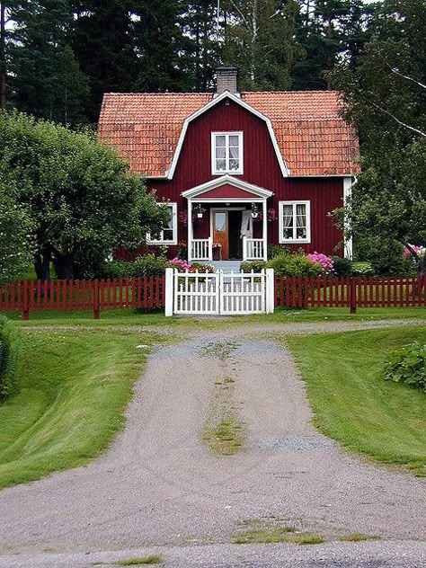 Can I move in tomorrow? Please!!  So inviting.  Dream house, Dutch Colonial, small front porch, red with white trim, lovely drive, landscaping, fence. Cer Nocturn, Swedish Houses, Scandinavian Houses, Red Houses, Swedish Cottage, Red Cottage, Swedish House, Small Front Porches, White Picket Fence