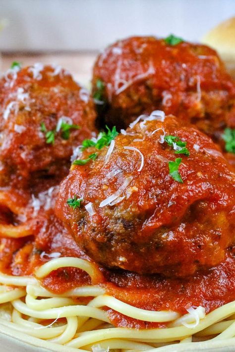 Grandma's Italian Meatballs Pork And Beef Meatballs Italian, Large Italian Meatballs, Spaghetti And Meatball Recipes Crockpot, Meat Ball Spaghetti Recipe, Real Italian Meatballs Recipe, Classic Meatball Recipes, Big Meatballs Baked, Air Fryer Italian Meatballs, Crockpot Marinara Meatballs