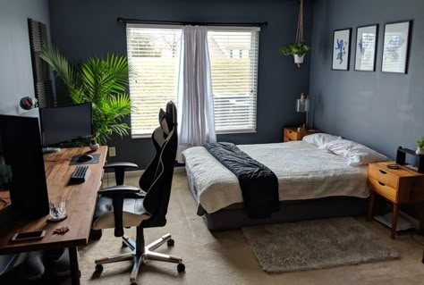 3 Perfect Workspaces For Your Inspiration | 2 | UltraLinx Bedroom Workspace, Mens Bedroom Decor, Boy Bedroom Design, Apartment Bedroom Decor, Mens Bedroom, Bedroom Setup, Small Room Design, Minimalist Room, Room Design Bedroom