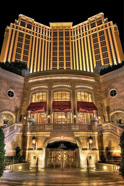 The Palazzo Las Vegas, Las Vegas Hotel, San Myshuno, Dubai Architecture, Hotel Exterior, Las Vegas Vacation, Vegas Vacation, Nevada Usa, Vegas Hotel