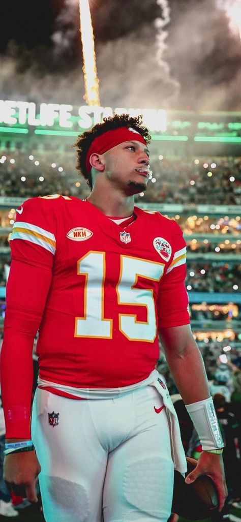 Nfl Wallpaper Chiefs, Patrick Mahomes Wallpaper Iphone, Patrick Mahomes Aesthetic, Chiefs Aesthetic, Patrick Mahomes Wallpaper, Kansas City Chiefs Wallpaper, Nfl Aesthetic, Cheifs Football, Patty Mahomes