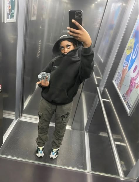 Fuzzy Croc Sandal Outfit, Grey Hoodie Outfit Black Woman, Essentials Hoodie Outfit Women Black, Wave Runner Outfit, New Balance 9060 Outfit Black Women, Essential Hoodie Outfit, Hoodie Outfit Black Women, First Day Of School Outfit Black Women, Sp5der Hoodie Outfit