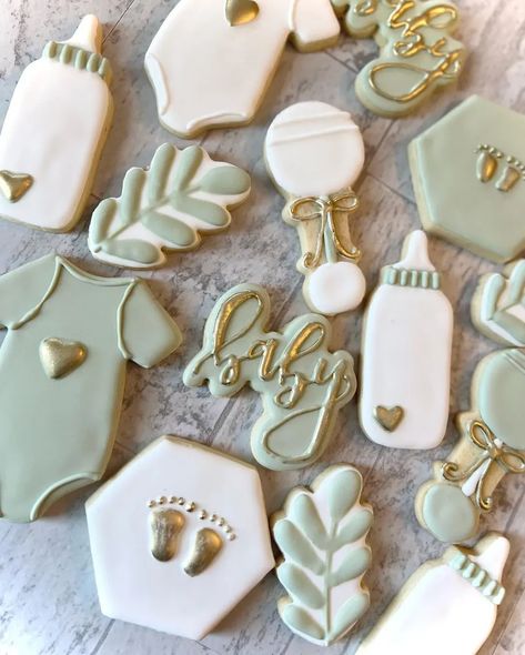 Cute Baby Shower Cookies, Baby Shower Cookies Neutral, Baby Shower Biscuits, Shower Bundles, Baby Shower Cakes Neutral, Baby Boy Cookies, Sage Green Baby Shower, Idee Babyshower, Baby Shower Theme Decorations