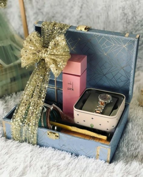 Perfume Wedding Gift, Gifts Packing Ideas Wedding, Packing Ideas For Wedding Gift, Bridal Gift Packing Ideas, Wedding Hamper For Groom, Wedding Gift Pack For Groom, Marawa Packing Ideas For Groom, Bridal Hamper Ideas, Dala Ideas Wedding