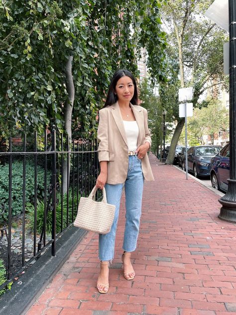 fall 2022 petite smart casual blazer work outfit // how to style an oversized boyfriend blazer Petite Oversized Blazer, How To Style Blazers Women, Outfit Ideas For Petite Women, Beige Blazer Outfits Women, Camel Blazer Outfits Women, Tan Blazer Outfits, Style Language, Beige Blazer Outfit, Blazer Outfits Women