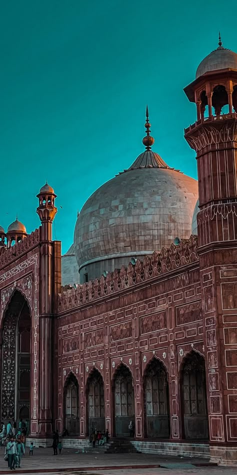 Pakistani Architecture Paintings, Pakistani Background, Building Painting Ideas, Badshahi Masjid Lahore, Pakistan Mosque, Androon Lahore, Pakistani Architecture, Badshahi Masjid, Nikkah Ideas