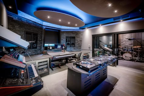 Music Studio Room Luxury, Studio Room Design, Music Studio Design, Studio Music Room, Music Studio Decor, Music Room Design, Home Recording Studio Setup, Recording Studio Setup, Home Studio Ideas